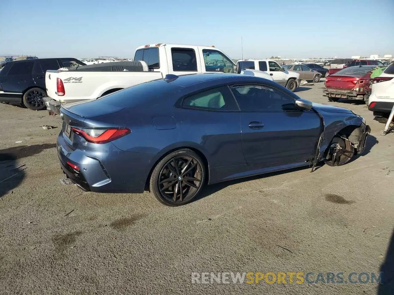 3 Photograph of a damaged car WBA83AP00NCK27150 BMW M4 2022