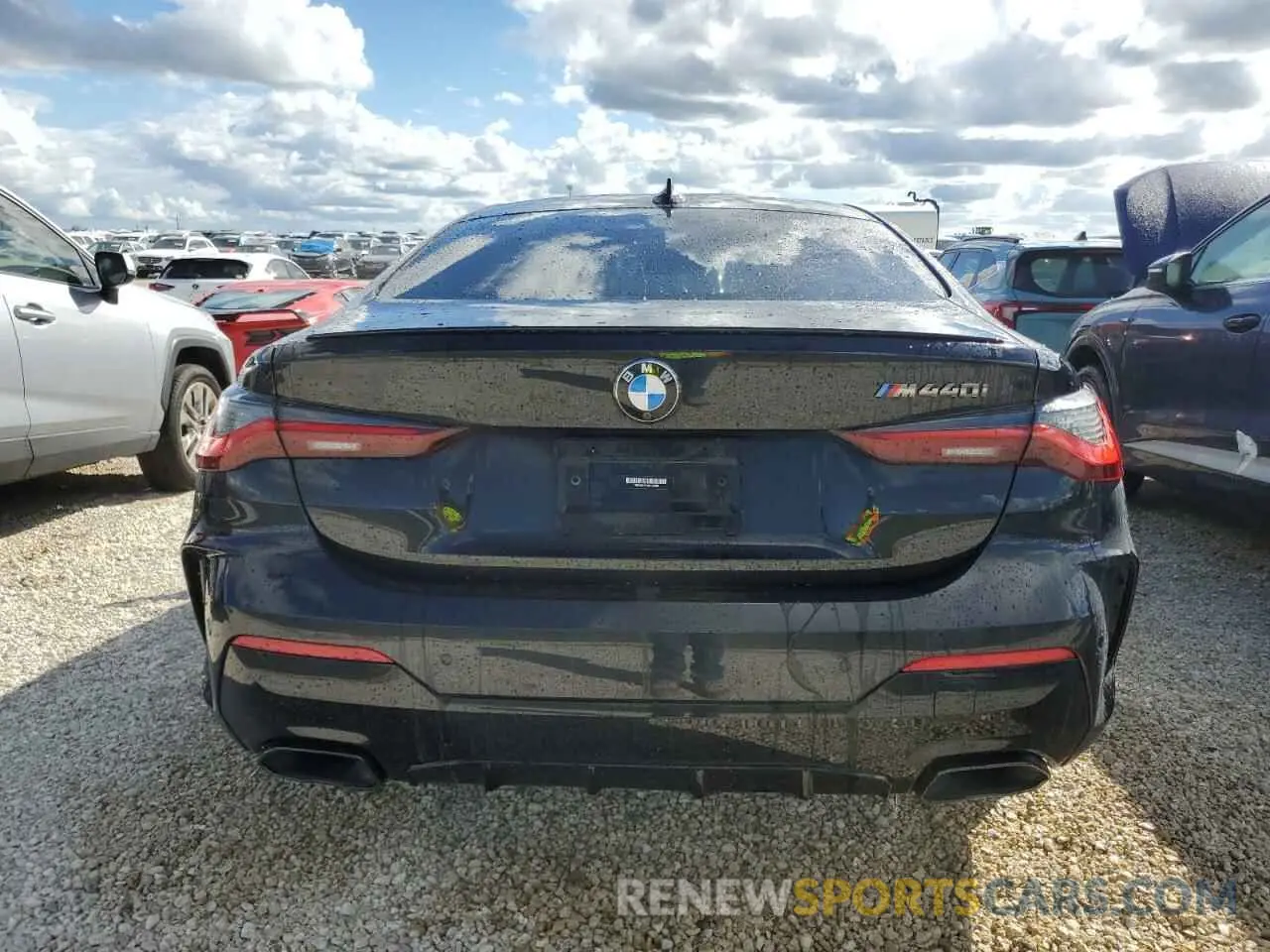 6 Photograph of a damaged car WBA83AP05NCJ52588 BMW M4 2022