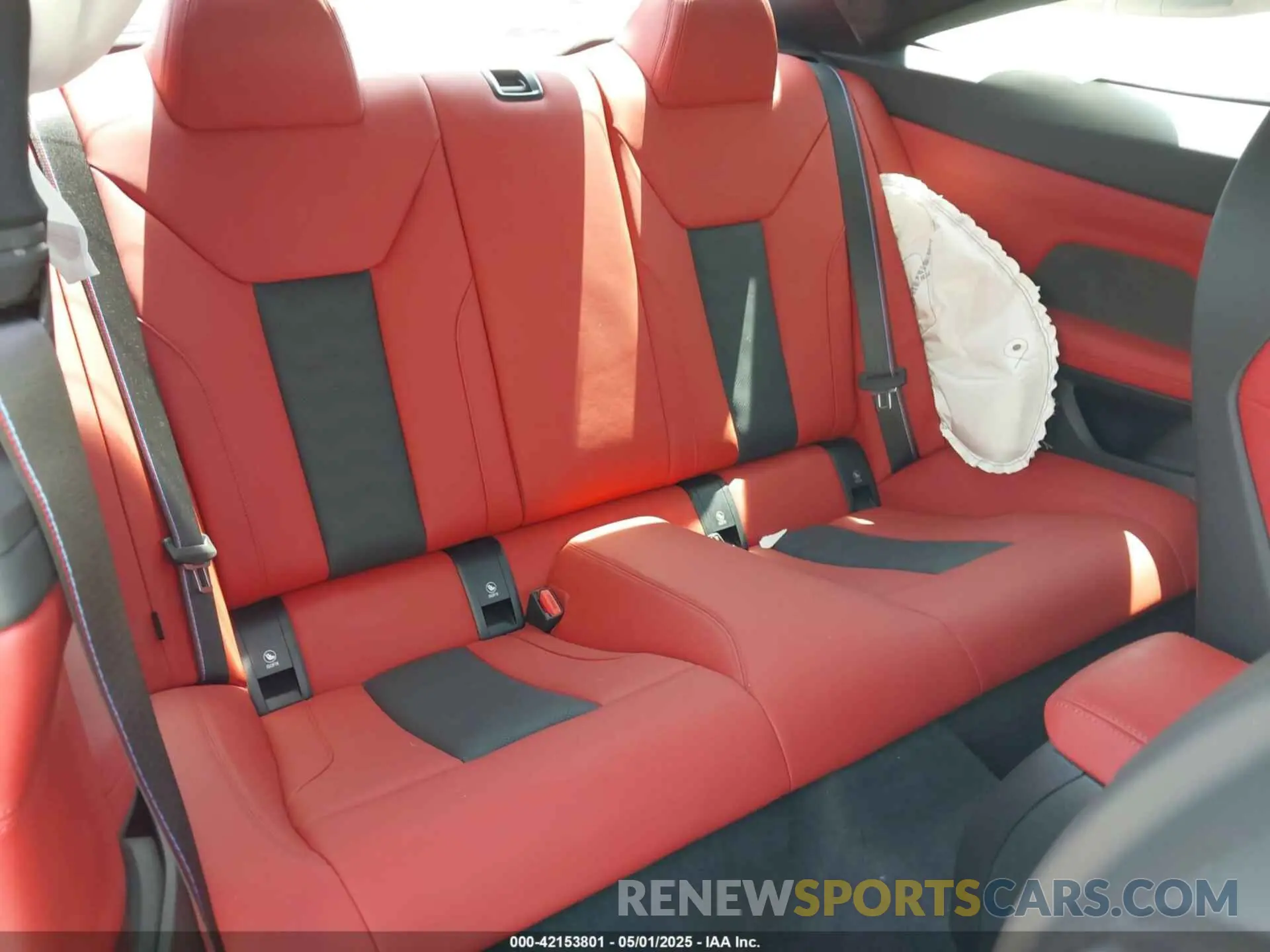 8 Photograph of a damaged car WBS33AZ04NCJ20752 BMW M4 2022
