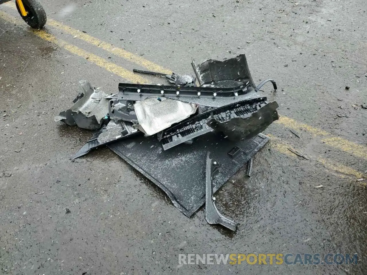 12 Photograph of a damaged car WBS33AZ09NCK07191 BMW M4 2022