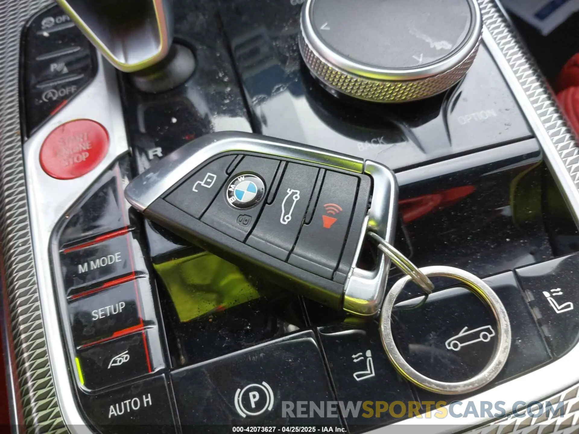 11 Photograph of a damaged car WBS33BA03NCH99871 BMW M4 2022