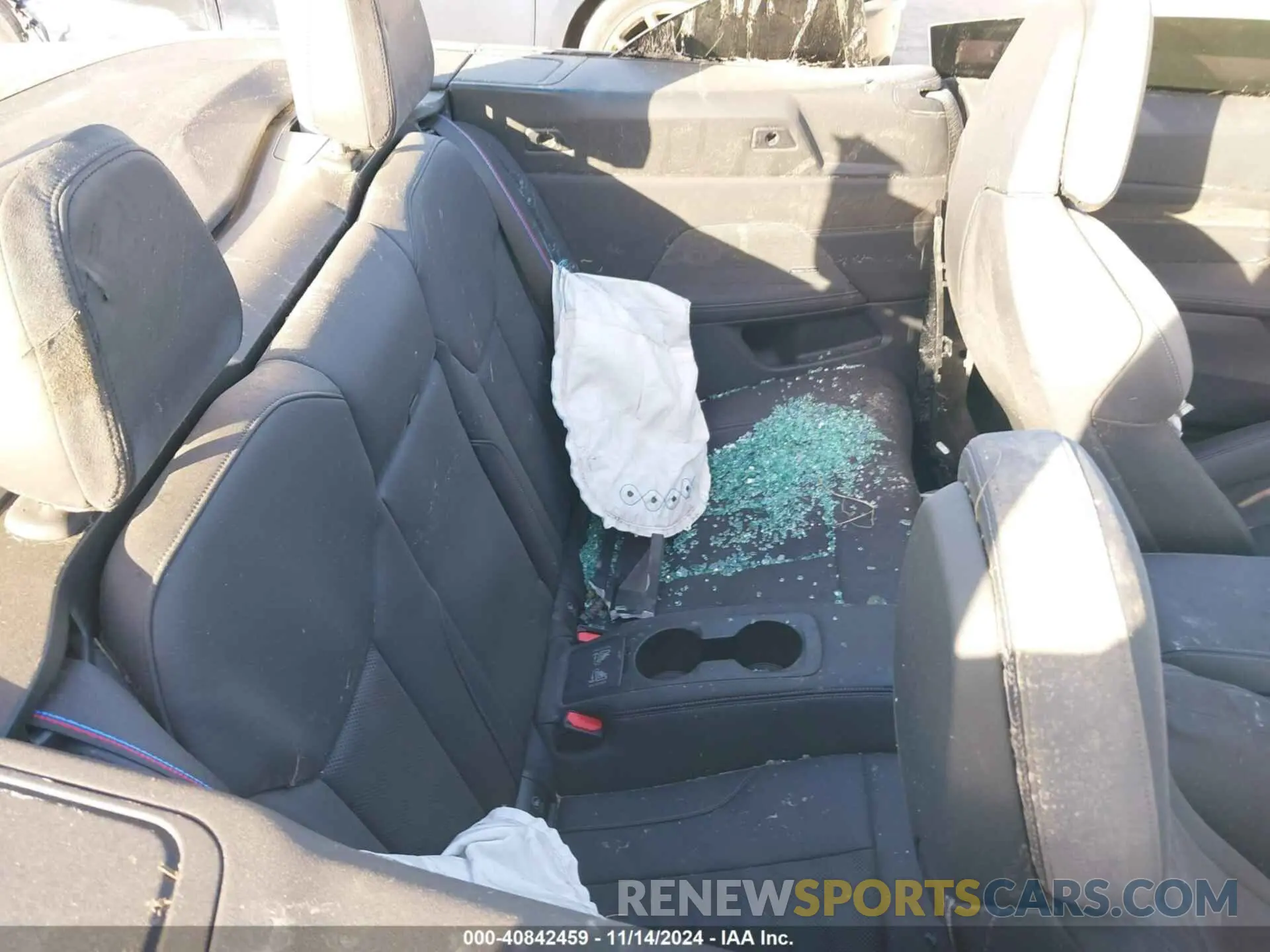 8 Photograph of a damaged car WBS33BA04NCJ13253 BMW M4 2022