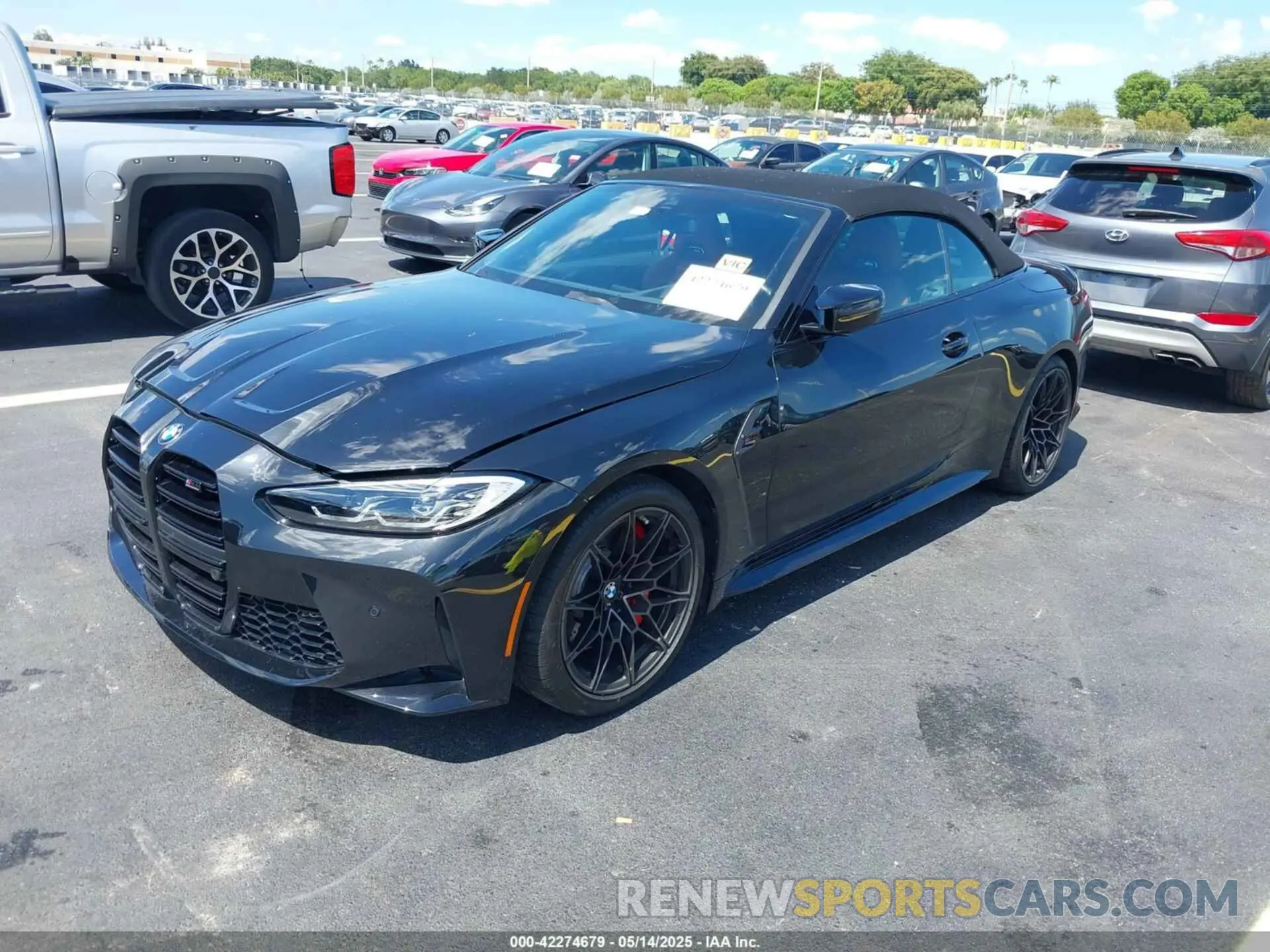2 Photograph of a damaged car WBS33BA05NCJ57830 BMW M4 2022