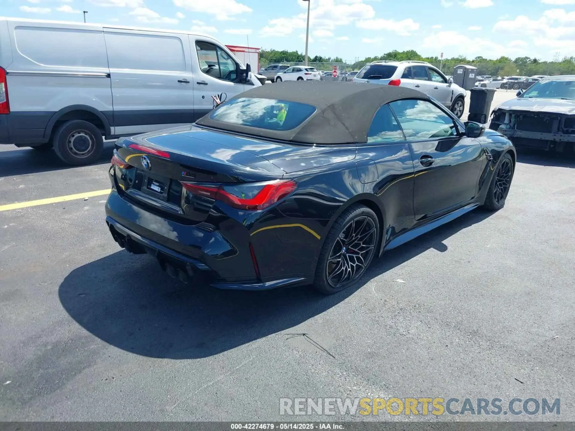 4 Photograph of a damaged car WBS33BA05NCJ57830 BMW M4 2022
