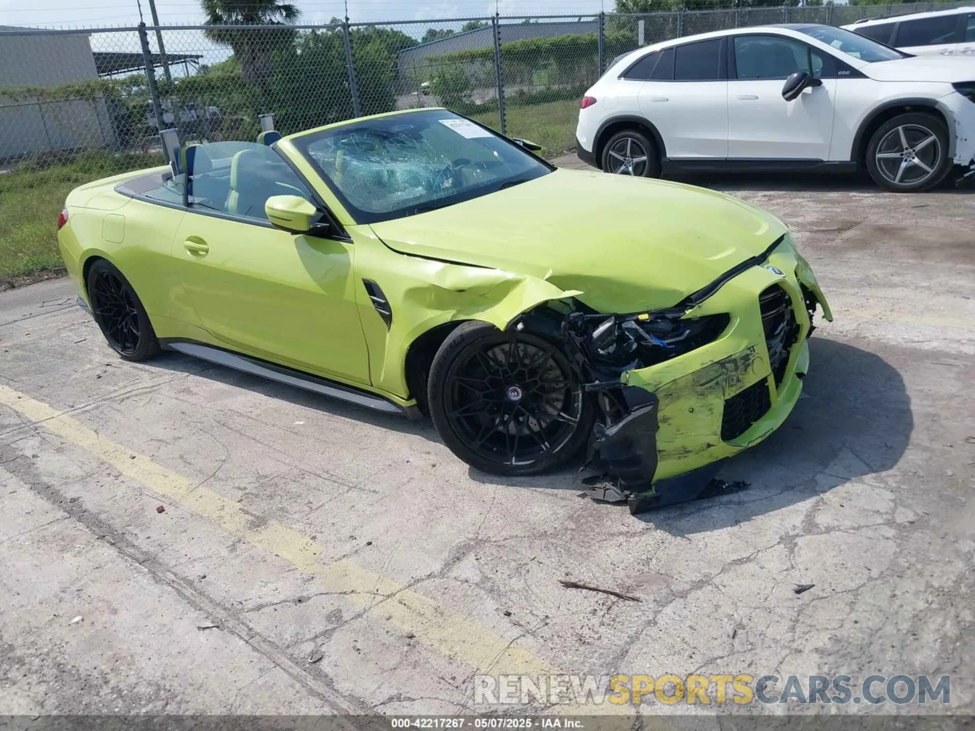1 Photograph of a damaged car WBS33BA09NCK69031 BMW M4 2022