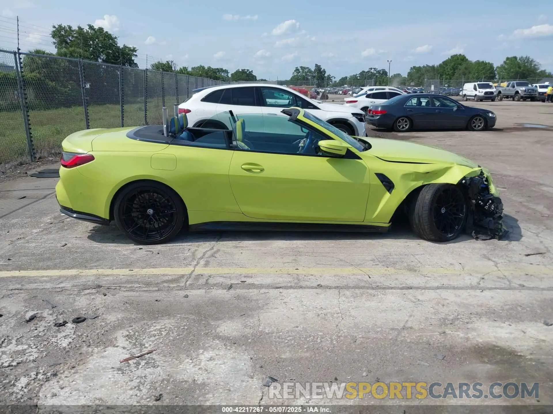 13 Photograph of a damaged car WBS33BA09NCK69031 BMW M4 2022