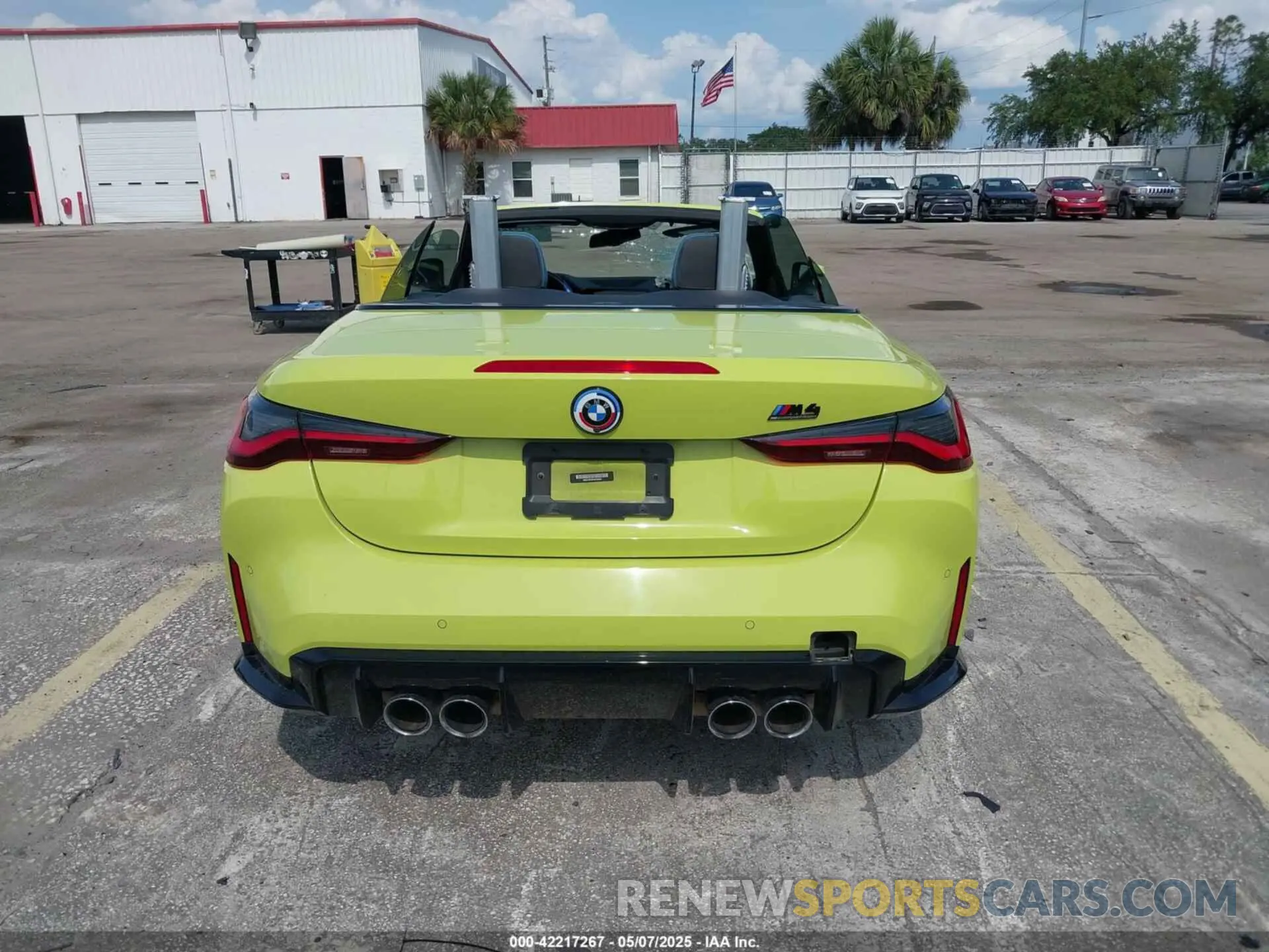 16 Photograph of a damaged car WBS33BA09NCK69031 BMW M4 2022