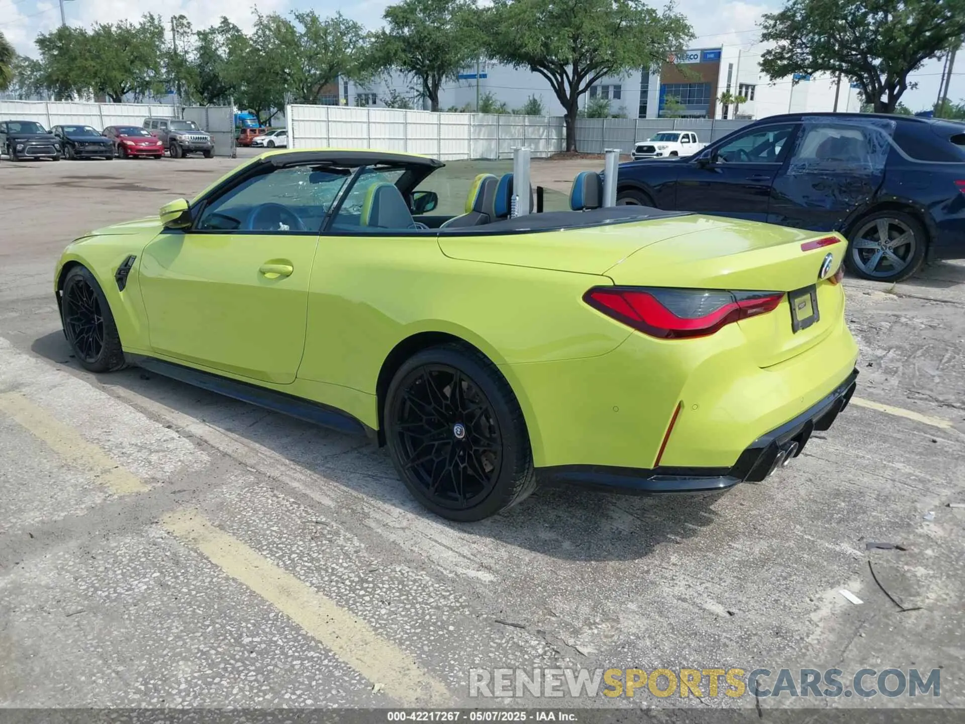 3 Photograph of a damaged car WBS33BA09NCK69031 BMW M4 2022