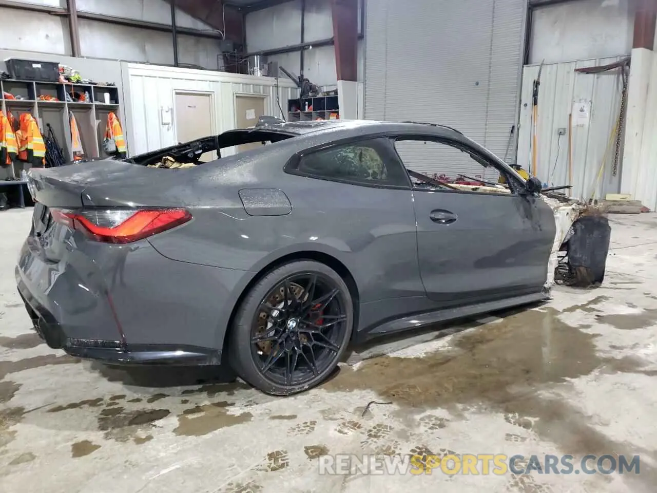 3 Photograph of a damaged car WBS43AZ05NCK18161 BMW M4 2022
