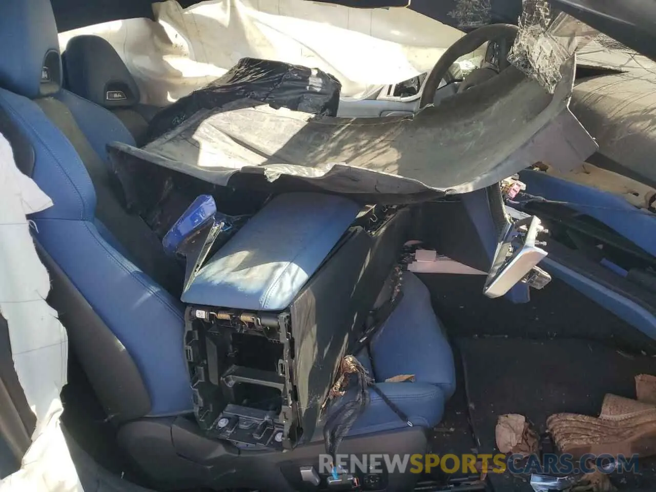 10 Photograph of a damaged car WBS43AZ05NCK39222 BMW M4 2022