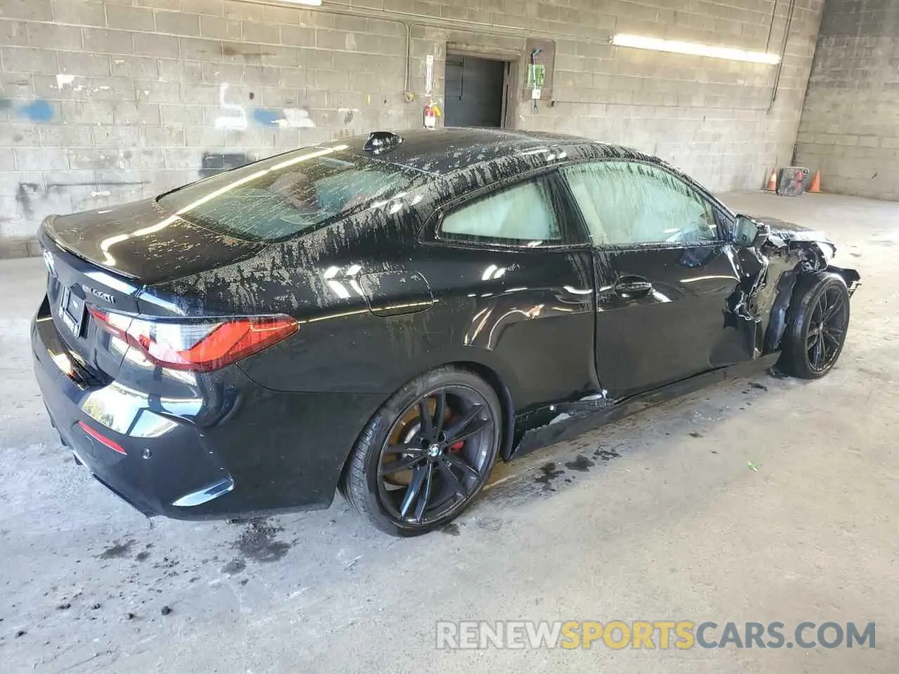 3 Photograph of a damaged car WBA13AR04PCL81619 BMW M4 2023
