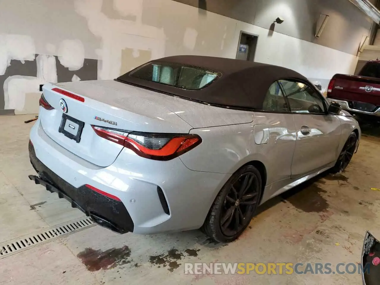 3 Photograph of a damaged car WBA53AT07PCL73654 BMW M4 2023