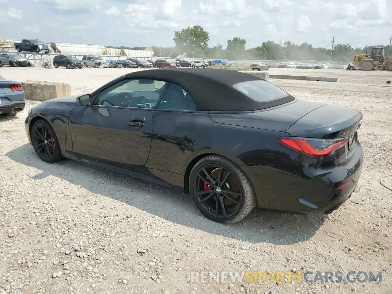 2 Photograph of a damaged car WBA63AT02PCL52909 BMW M4 2023