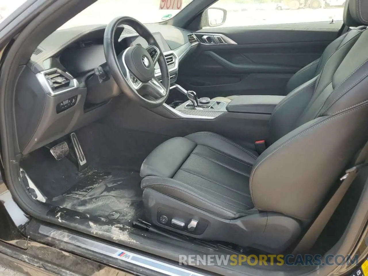 7 Photograph of a damaged car WBA63AT02PCL52909 BMW M4 2023
