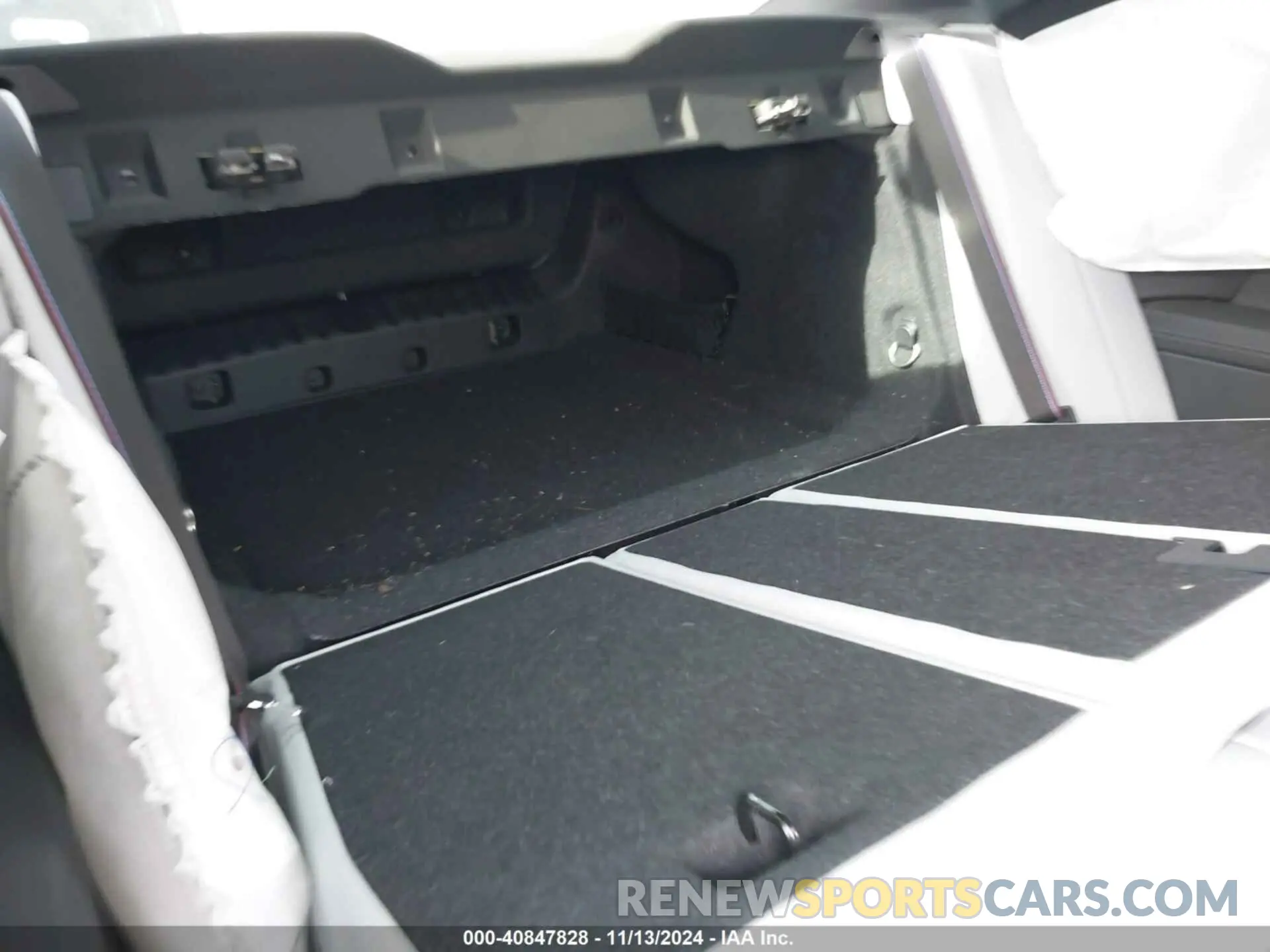 8 Photograph of a damaged car WBS33AZ00PCM38130 BMW M4 2023