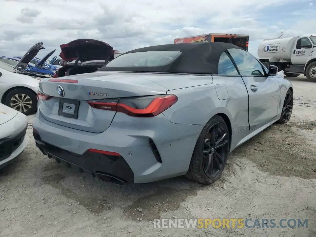 3 Photograph of a damaged car WBA53AT0XRCP88146 BMW M4 2024