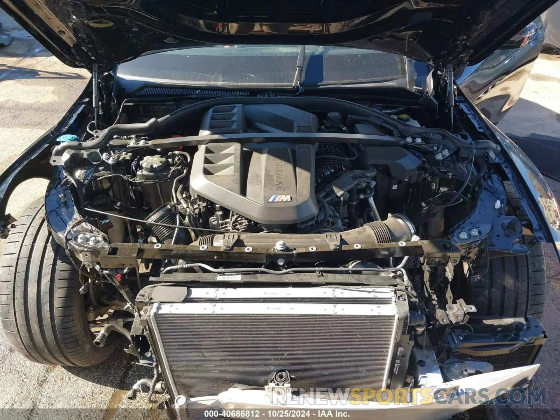10 Photograph of a damaged car WBS33BA04RCP83049 BMW M4 2024