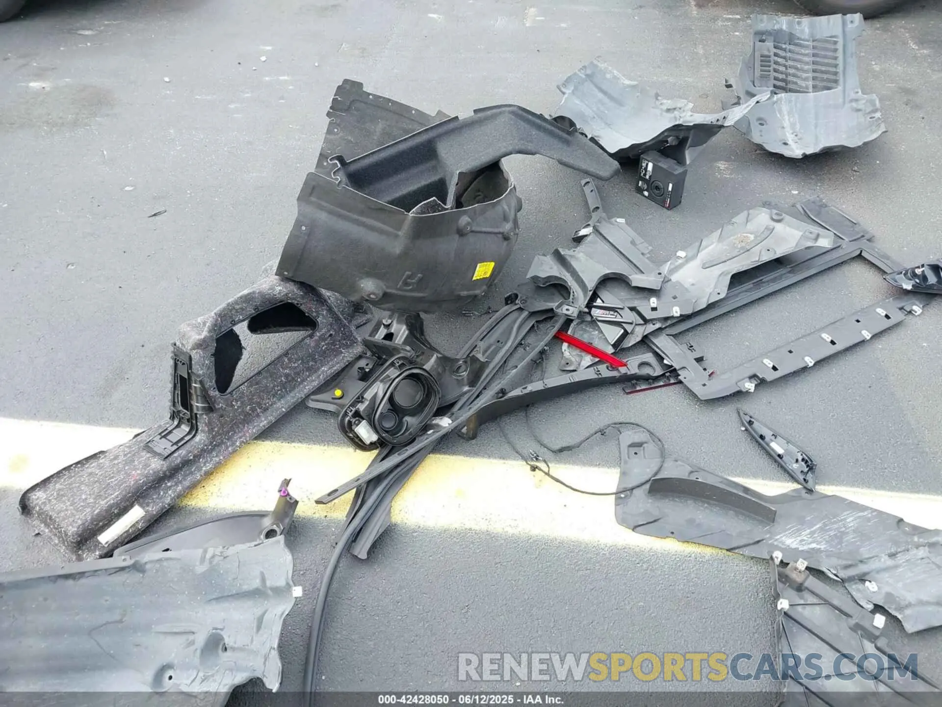 12 Photograph of a damaged car WBS33BA0XRCP56759 BMW M4 2024