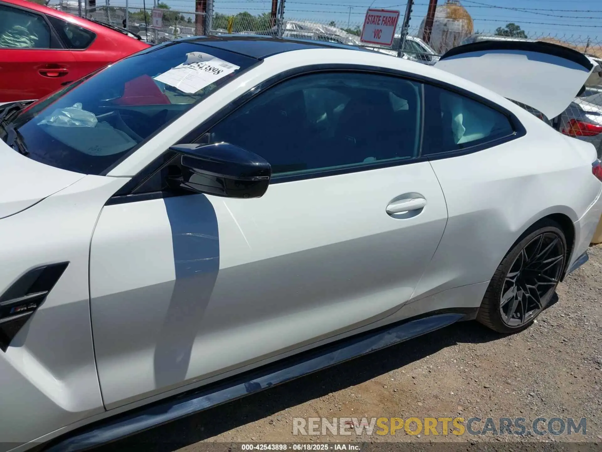 14 Photograph of a damaged car WBS53AZ04RCP14062 BMW M4 2024