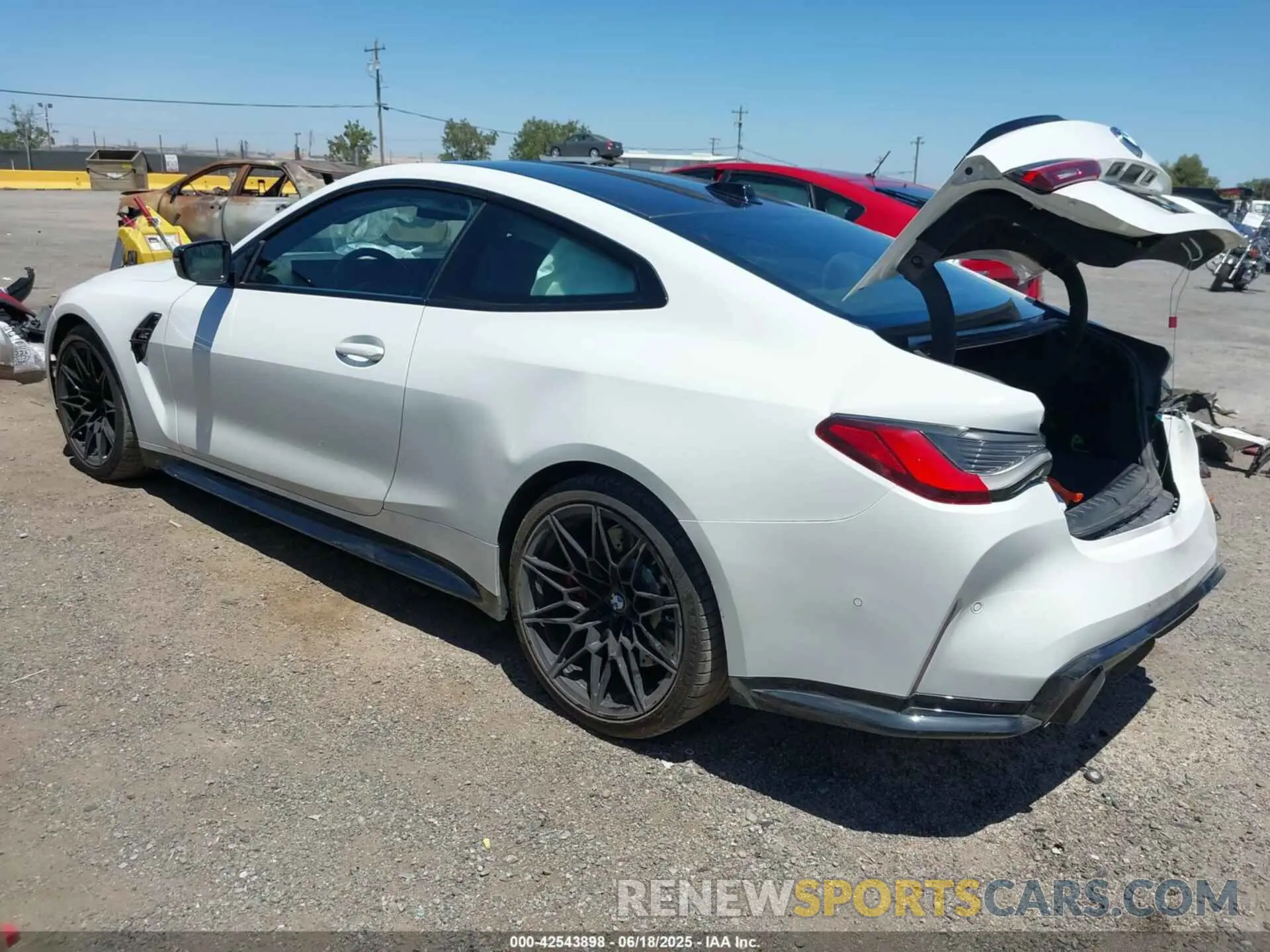 3 Photograph of a damaged car WBS53AZ04RCP14062 BMW M4 2024