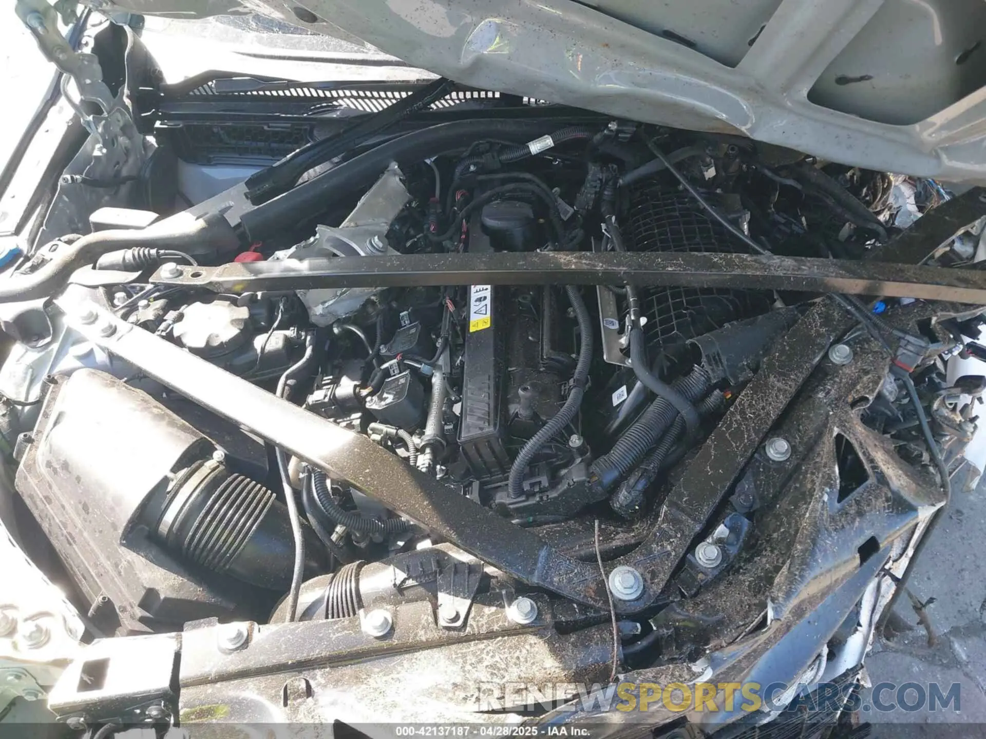 10 Photograph of a damaged car WBS33HK01SCU25530 BMW M4 2025