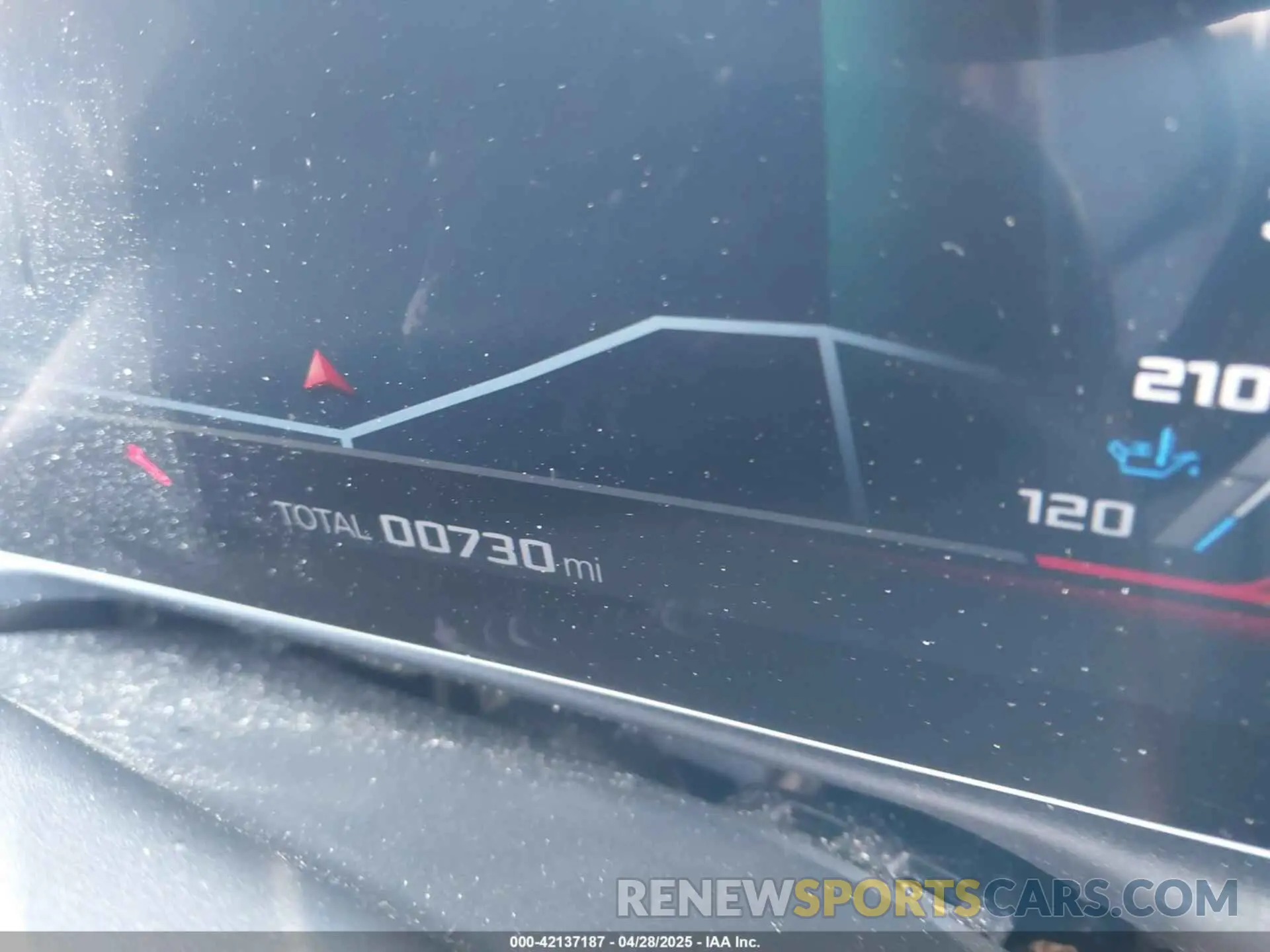 15 Photograph of a damaged car WBS33HK01SCU25530 BMW M4 2025