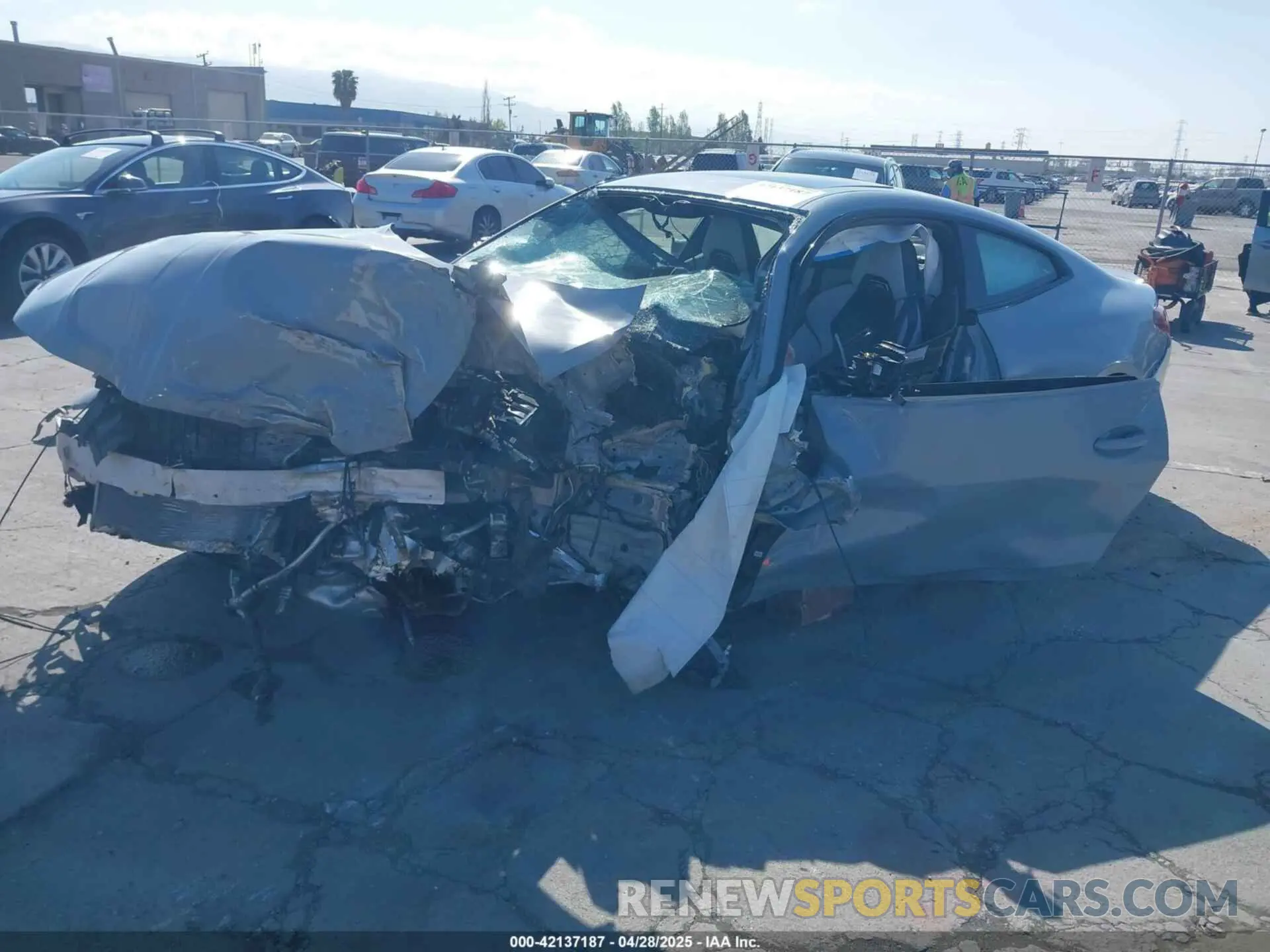 2 Photograph of a damaged car WBS33HK01SCU25530 BMW M4 2025