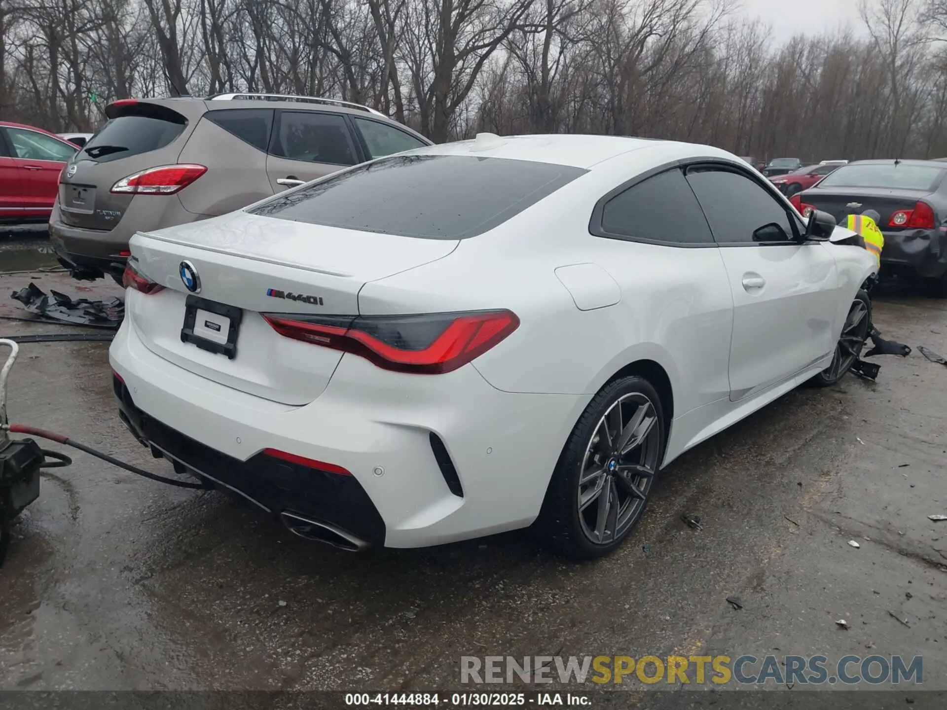 4 Photograph of a damaged car WBA13AR03MCF70924 BMW M440I 2021