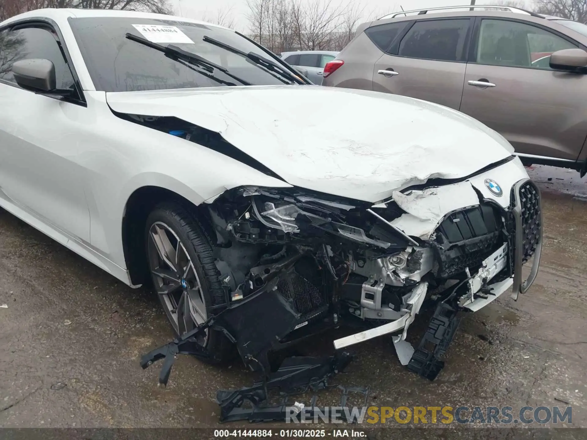 6 Photograph of a damaged car WBA13AR03MCF70924 BMW M440I 2021