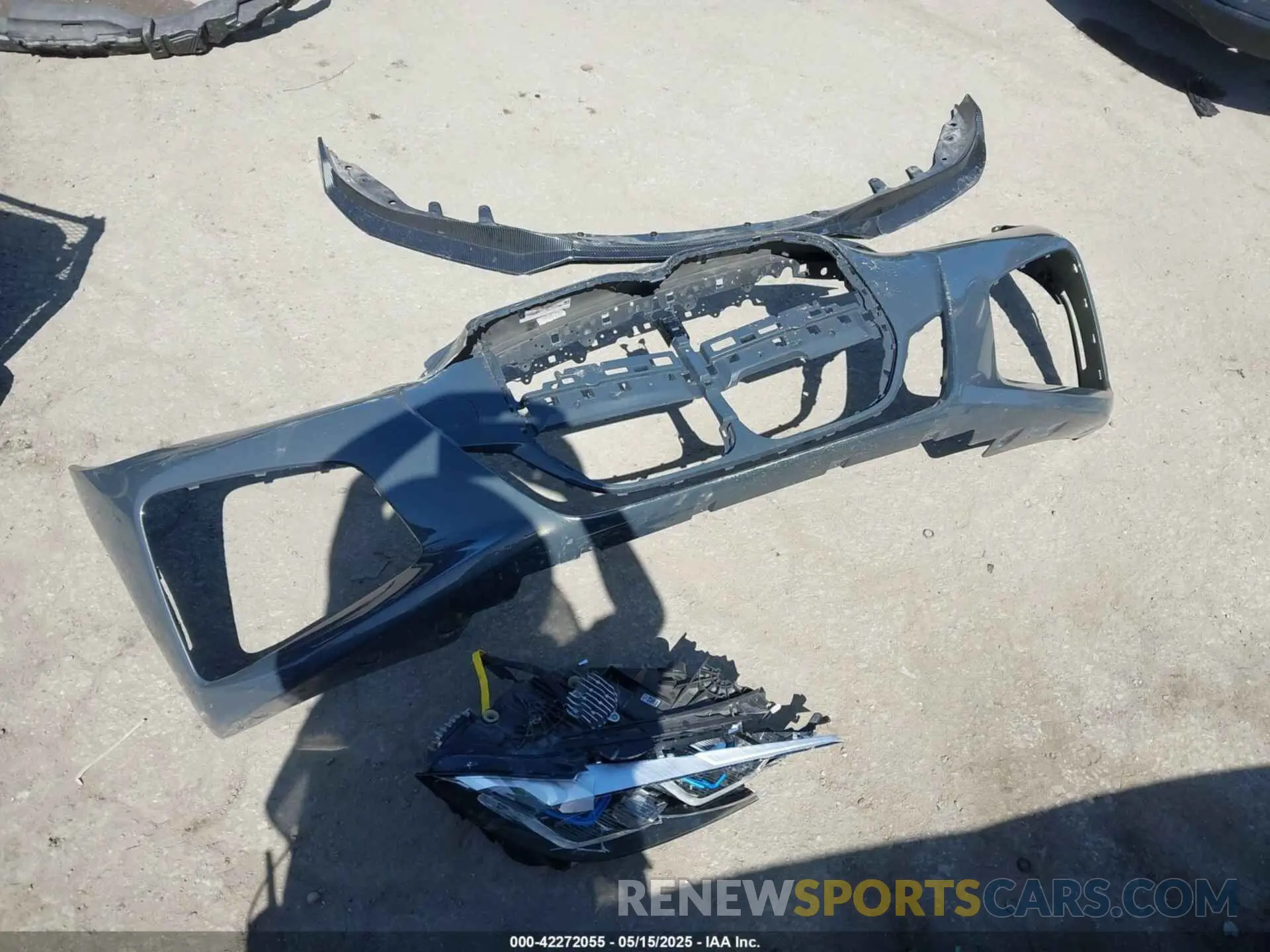 12 Photograph of a damaged car WBA13AR07MCG10695 BMW M440I 2021