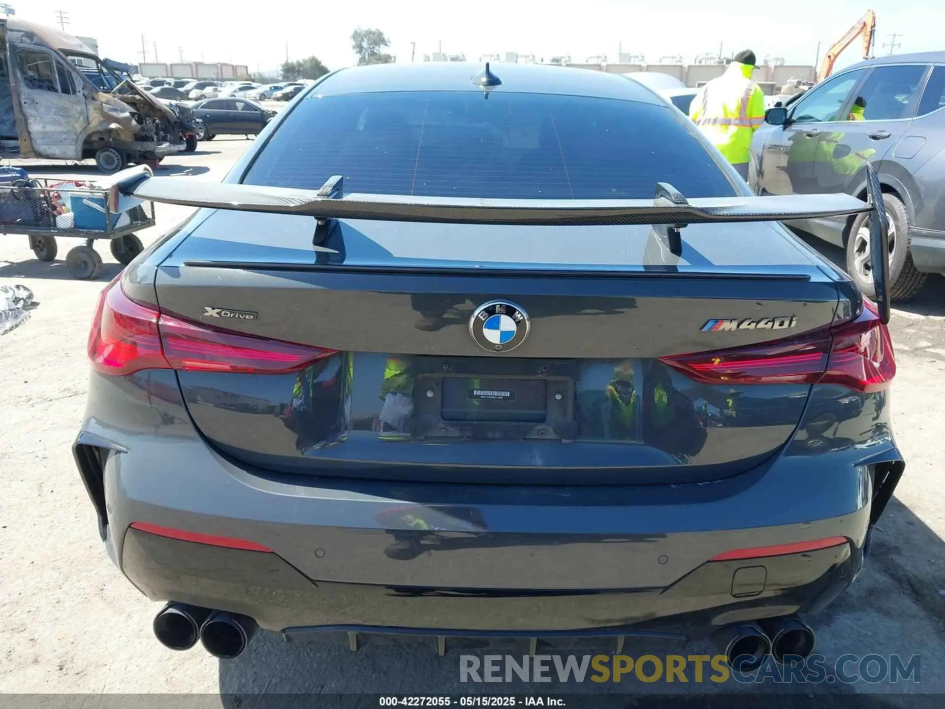 17 Photograph of a damaged car WBA13AR07MCG10695 BMW M440I 2021