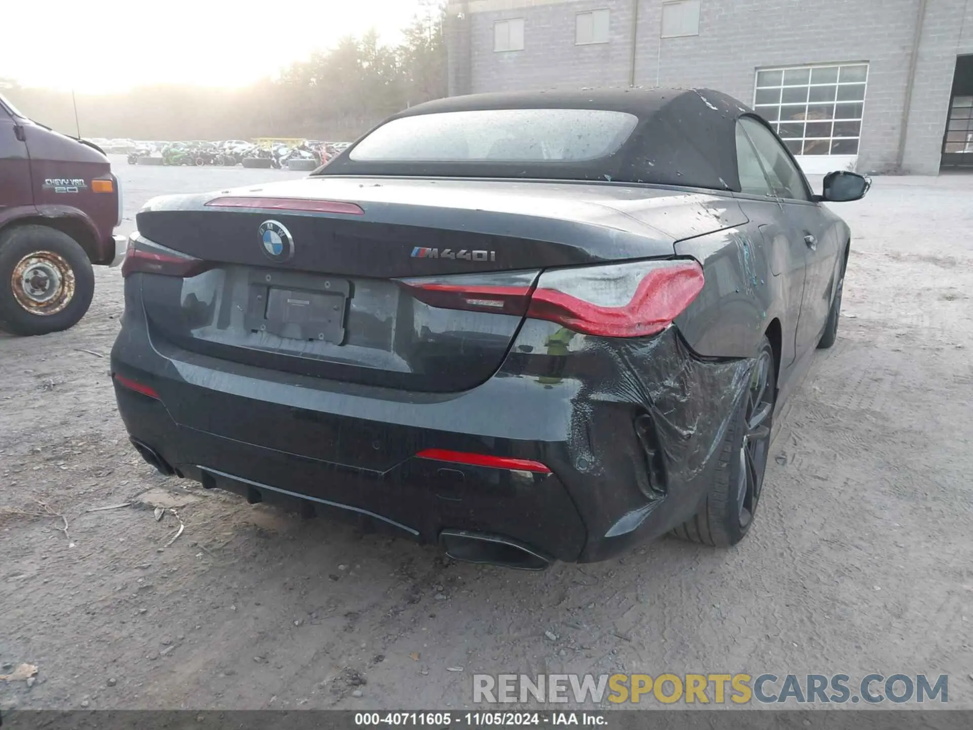 4 Photograph of a damaged car WBA53AT05MCH00583 BMW M440I 2021