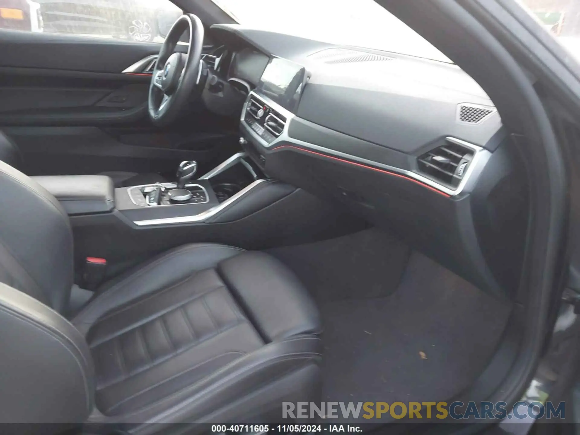 5 Photograph of a damaged car WBA53AT05MCH00583 BMW M440I 2021