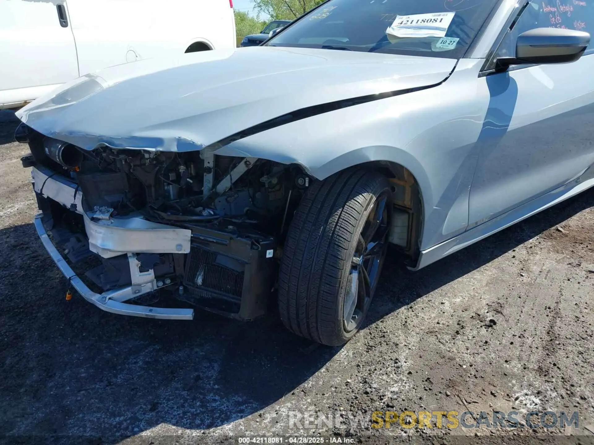 17 Photograph of a damaged car WBA13AR02NCH93750 BMW M440I 2022
