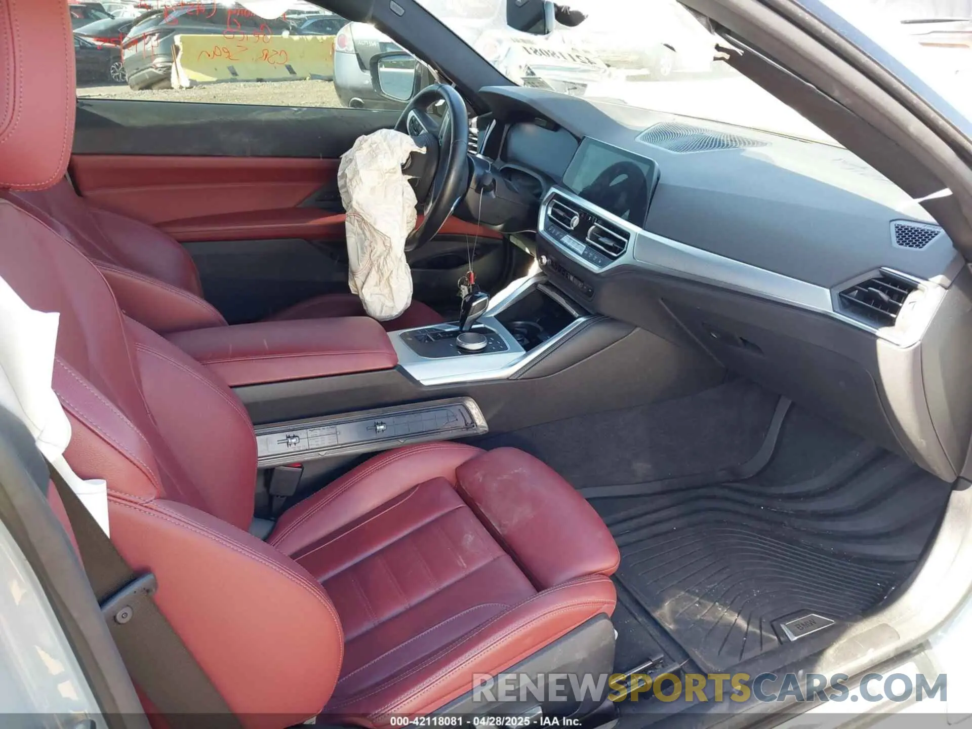 5 Photograph of a damaged car WBA13AR02NCH93750 BMW M440I 2022