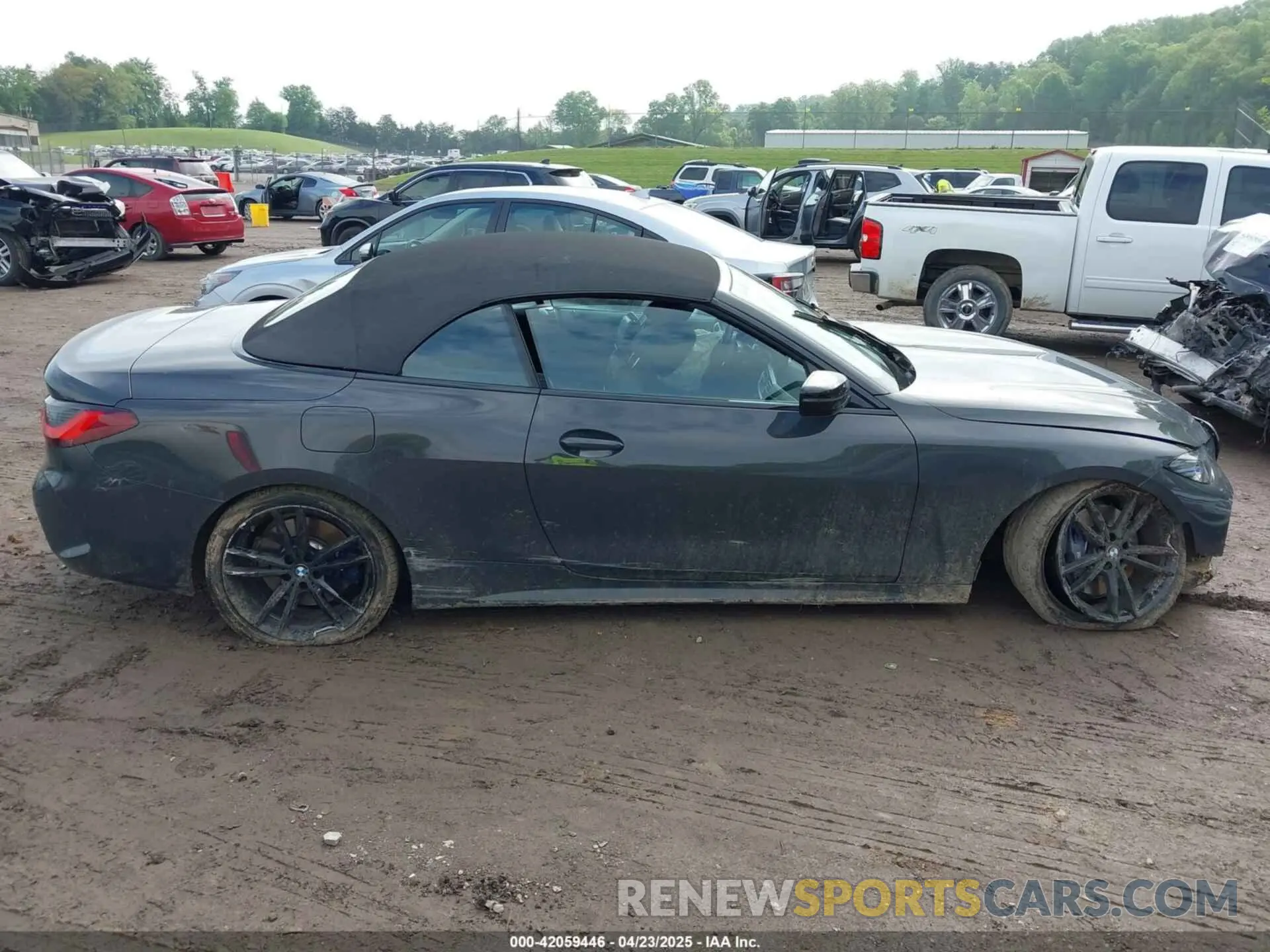 13 Photograph of a damaged car WBA63AT05NCH60952 BMW M440I 2022