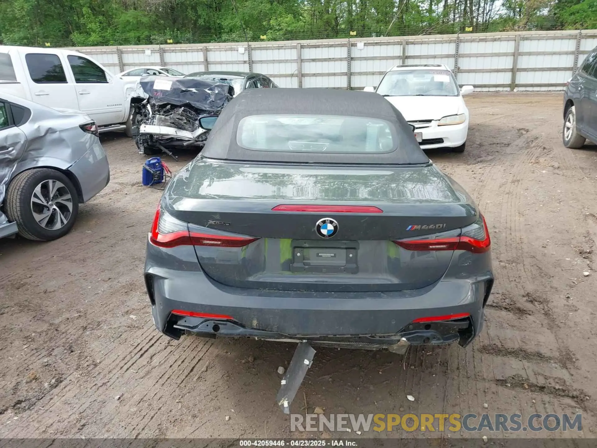 16 Photograph of a damaged car WBA63AT05NCH60952 BMW M440I 2022