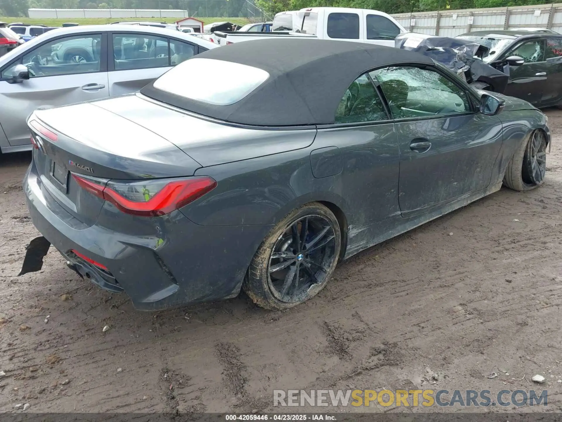 4 Photograph of a damaged car WBA63AT05NCH60952 BMW M440I 2022