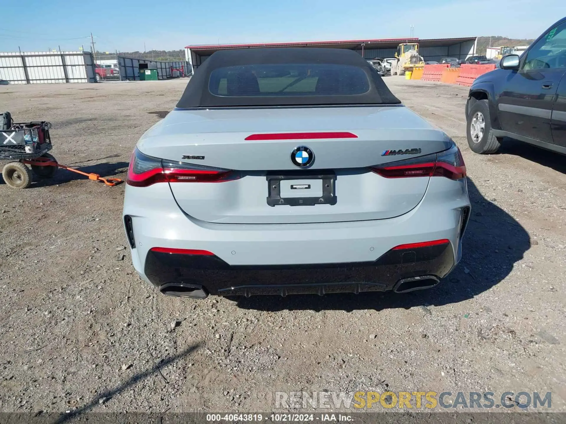 17 Photograph of a damaged car WBA63AT03PCL33351 BMW M440I 2023