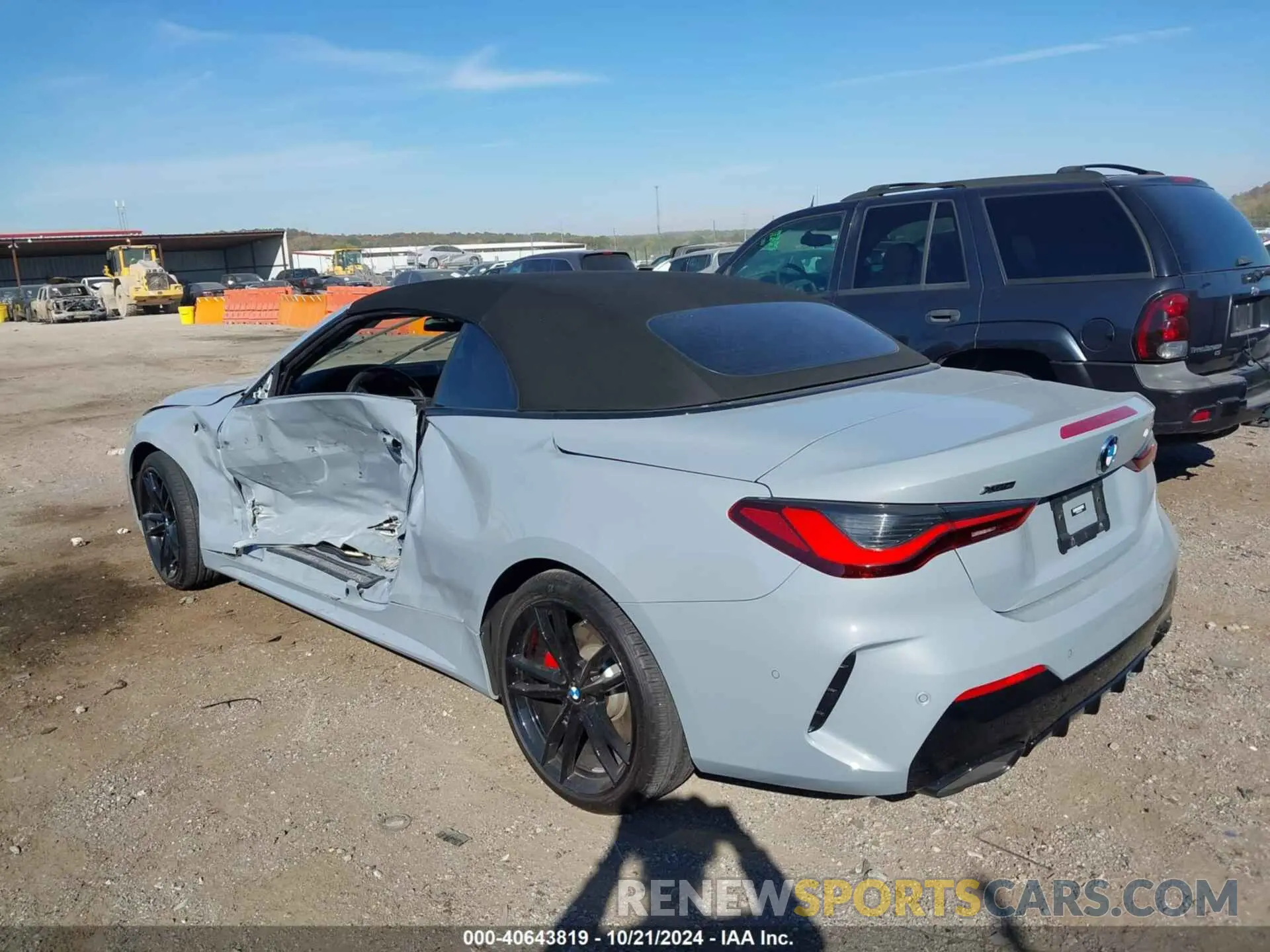 3 Photograph of a damaged car WBA63AT03PCL33351 BMW M440I 2023