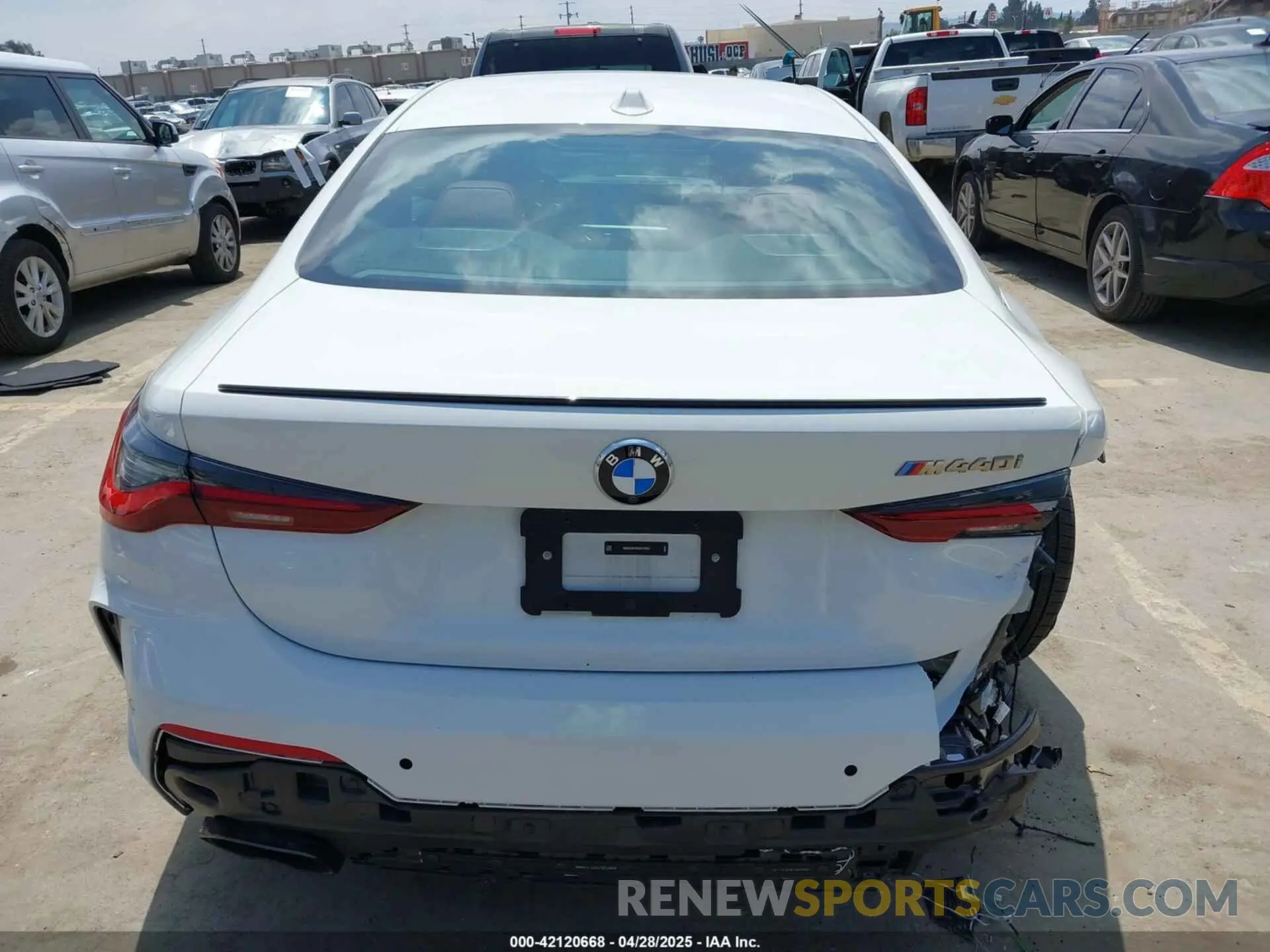 16 Photograph of a damaged car WBA83AP05RCP48631 BMW M440I 2024