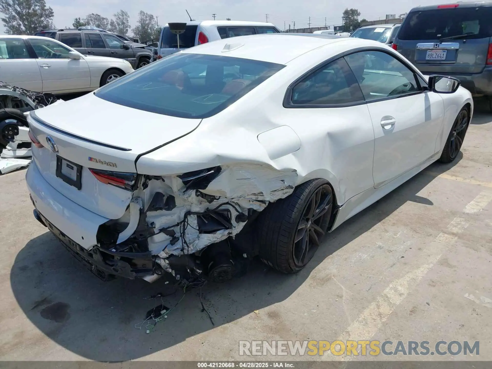 4 Photograph of a damaged car WBA83AP05RCP48631 BMW M440I 2024