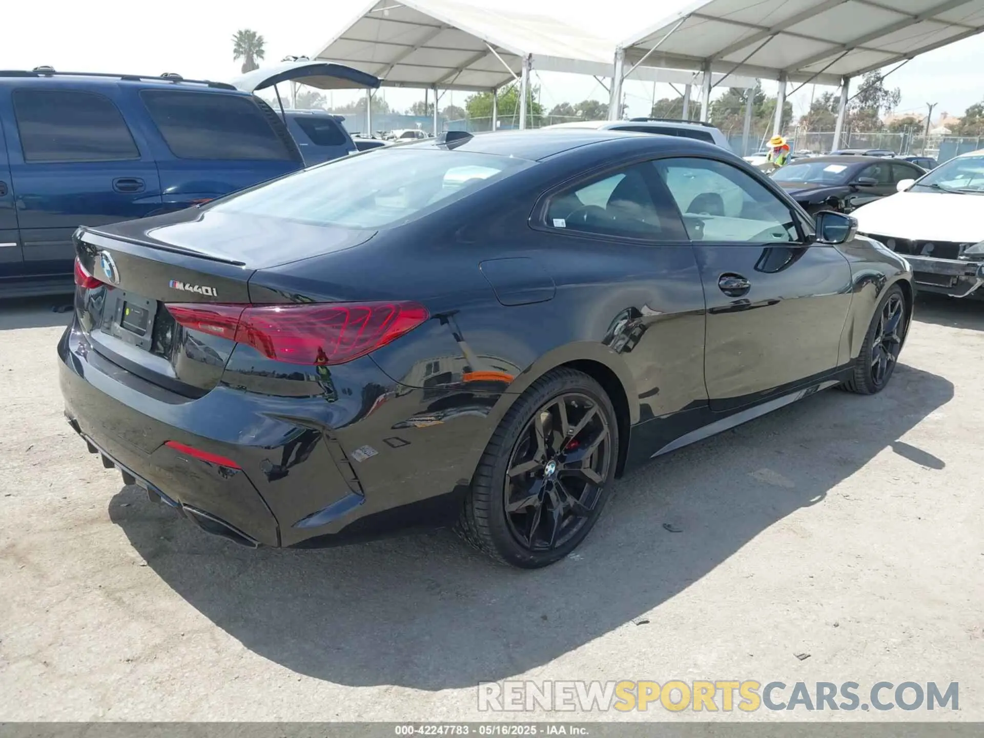 4 Photograph of a damaged car WBA73DA01SCT43720 BMW M440I 2025