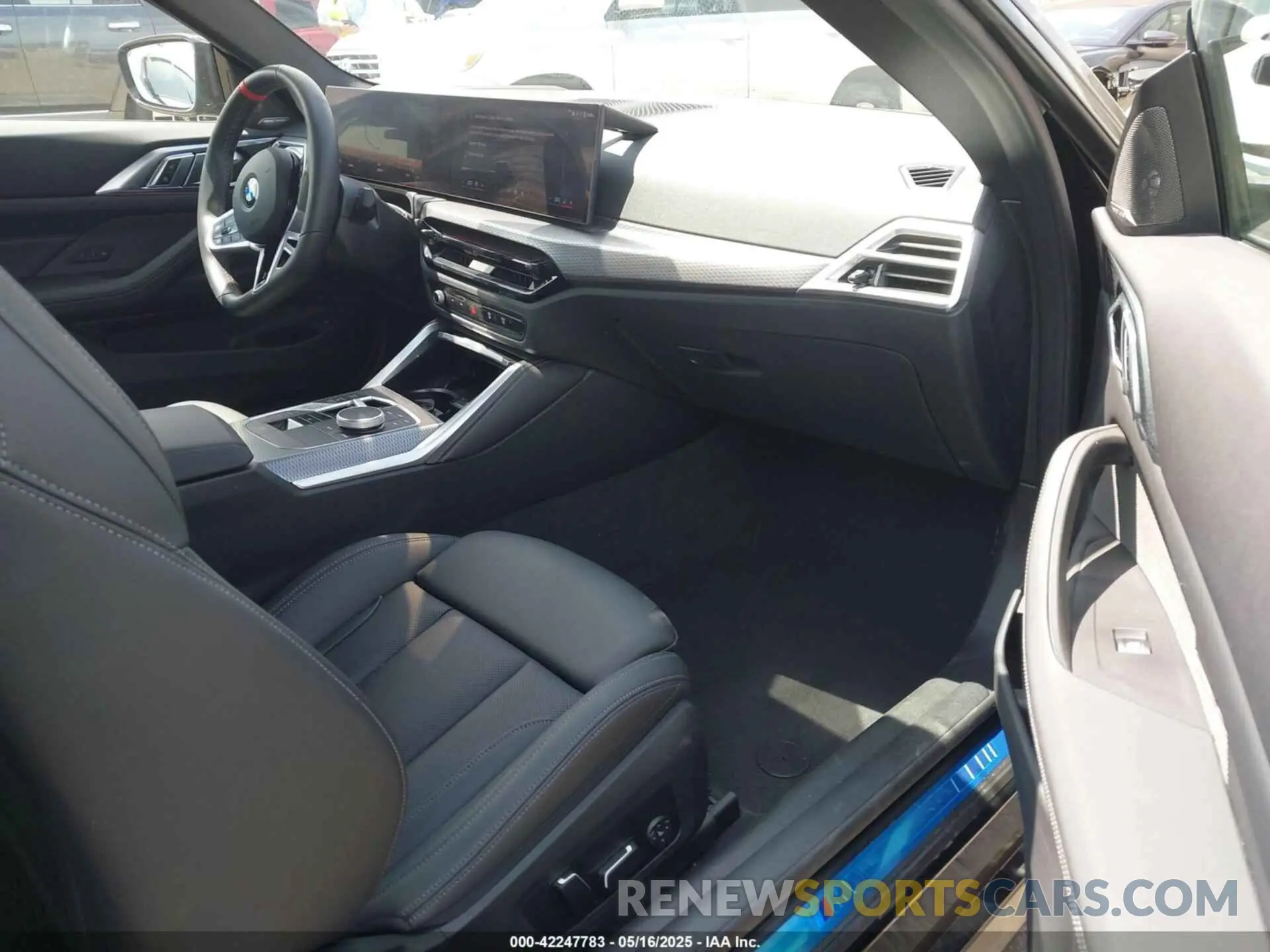 5 Photograph of a damaged car WBA73DA01SCT43720 BMW M440I 2025