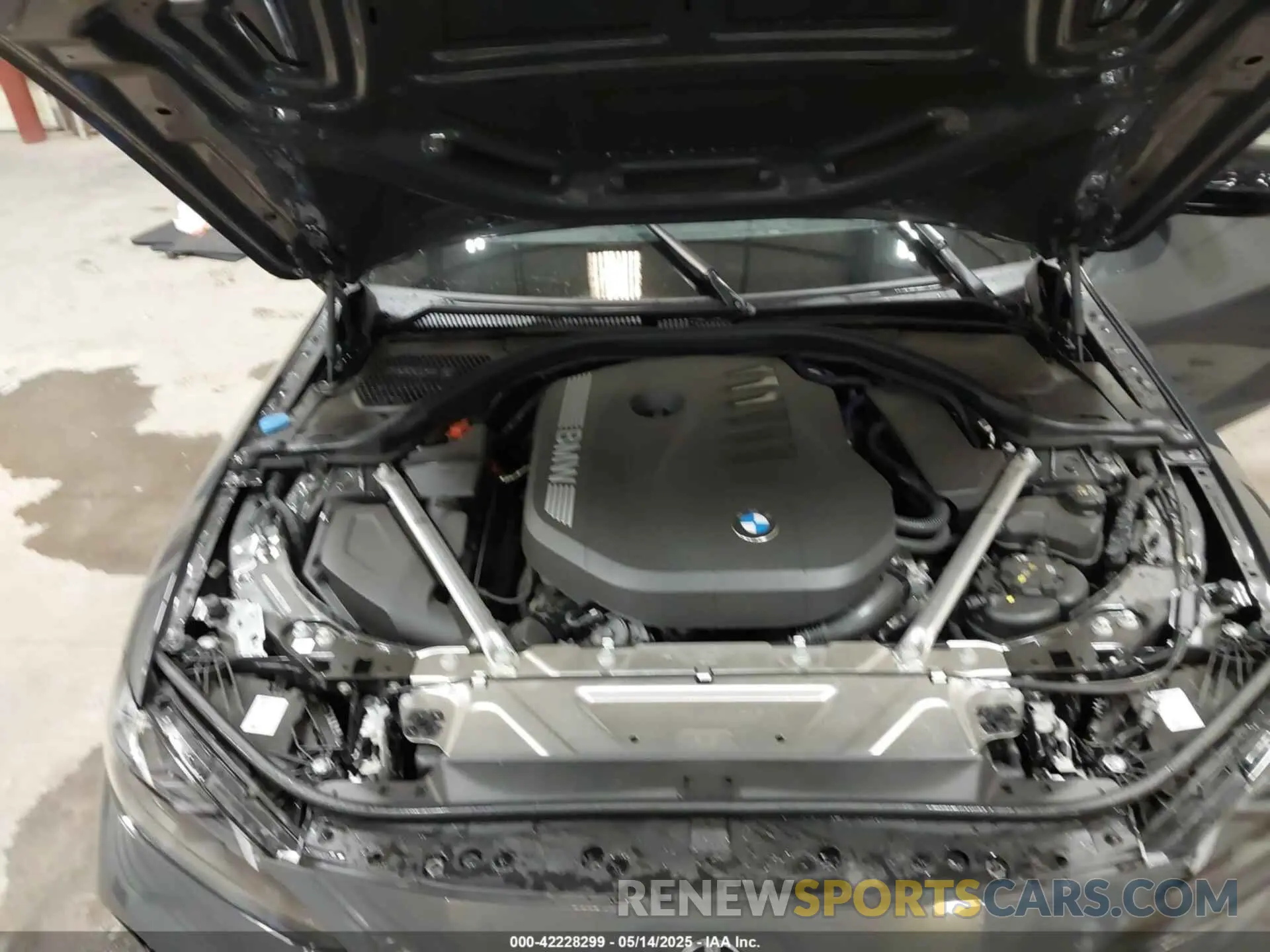10 Photograph of a damaged car WBA83DA00SCT09661 BMW M440I 2025