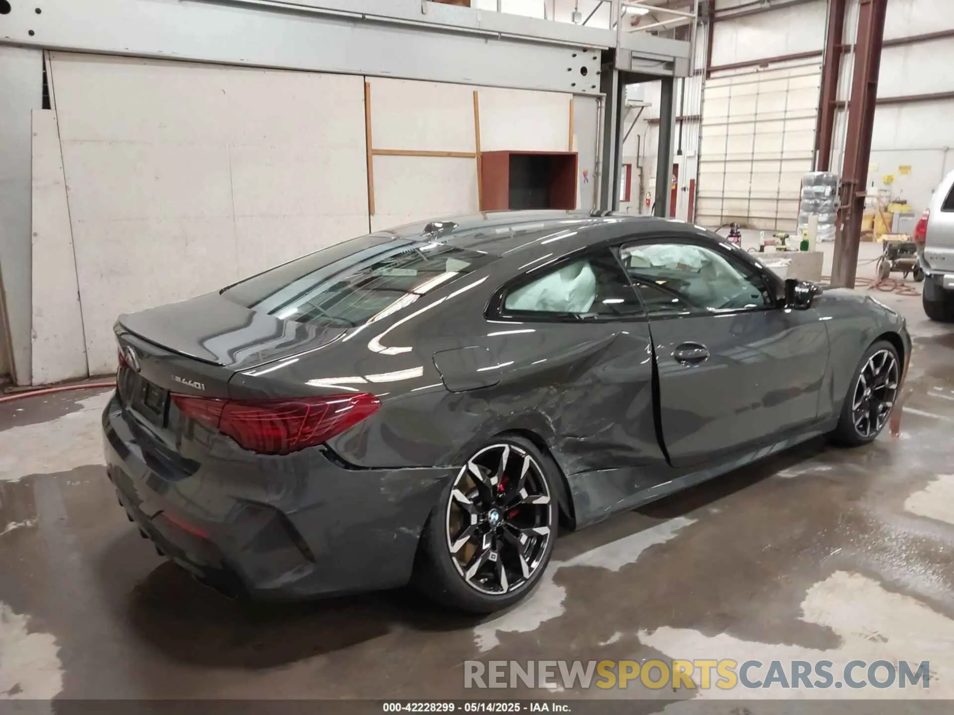 4 Photograph of a damaged car WBA83DA00SCT09661 BMW M440I 2025