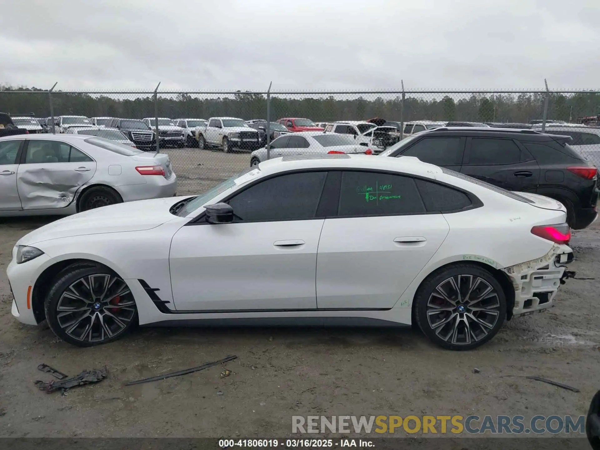 14 Photograph of a damaged car WBA13AW09NFM30121 BMW M440I GRAN COUPE 2022