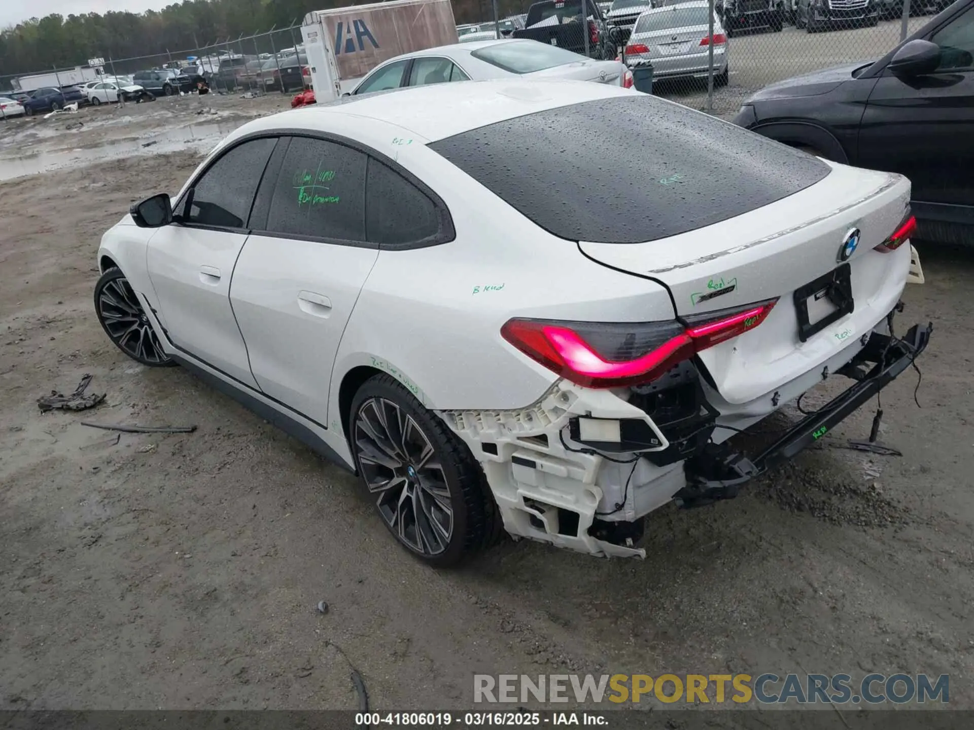 3 Photograph of a damaged car WBA13AW09NFM30121 BMW M440I GRAN COUPE 2022