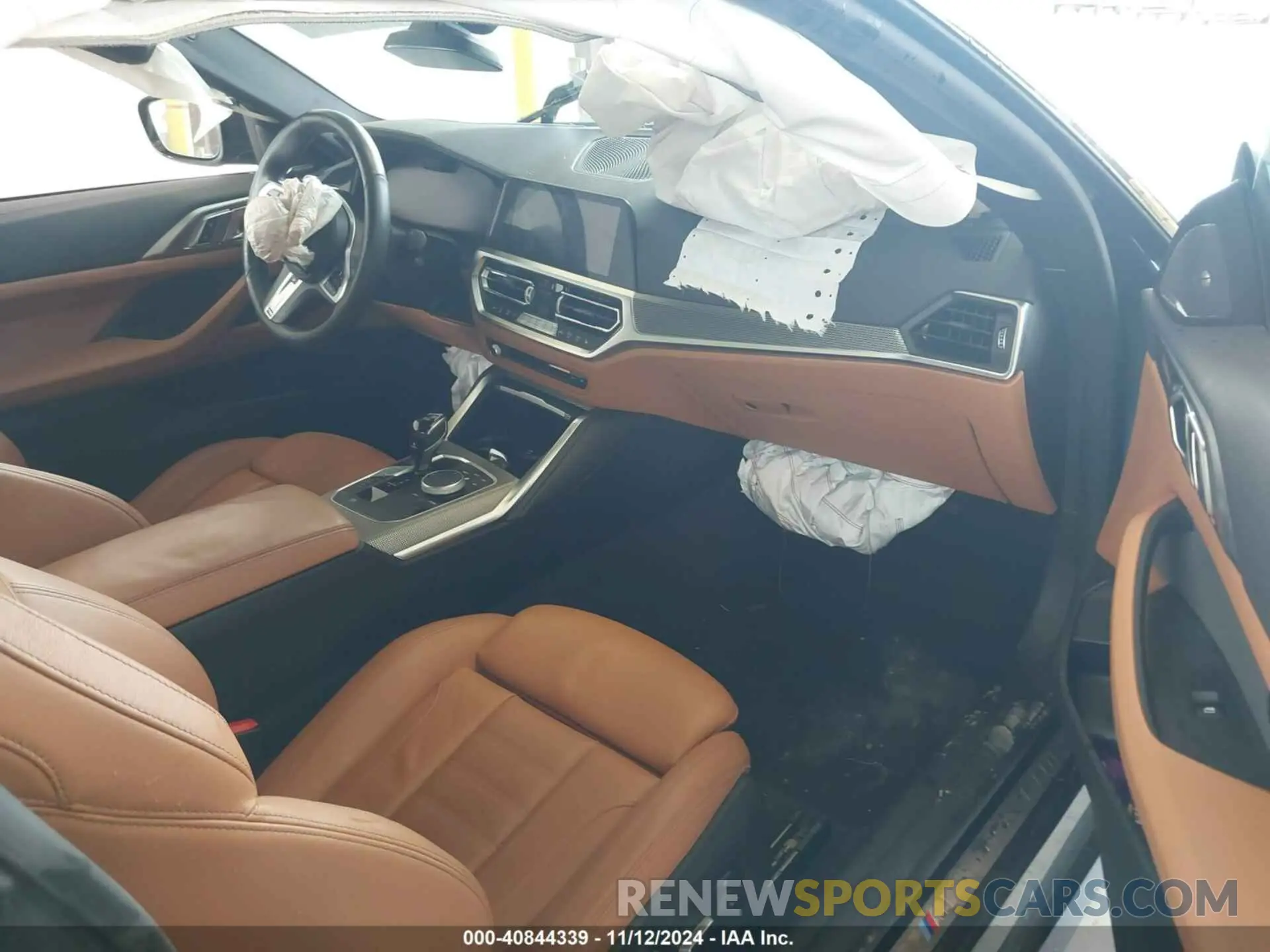 5 Photograph of a damaged car WBA13AR02MCF42726 BMW M440XI 2021
