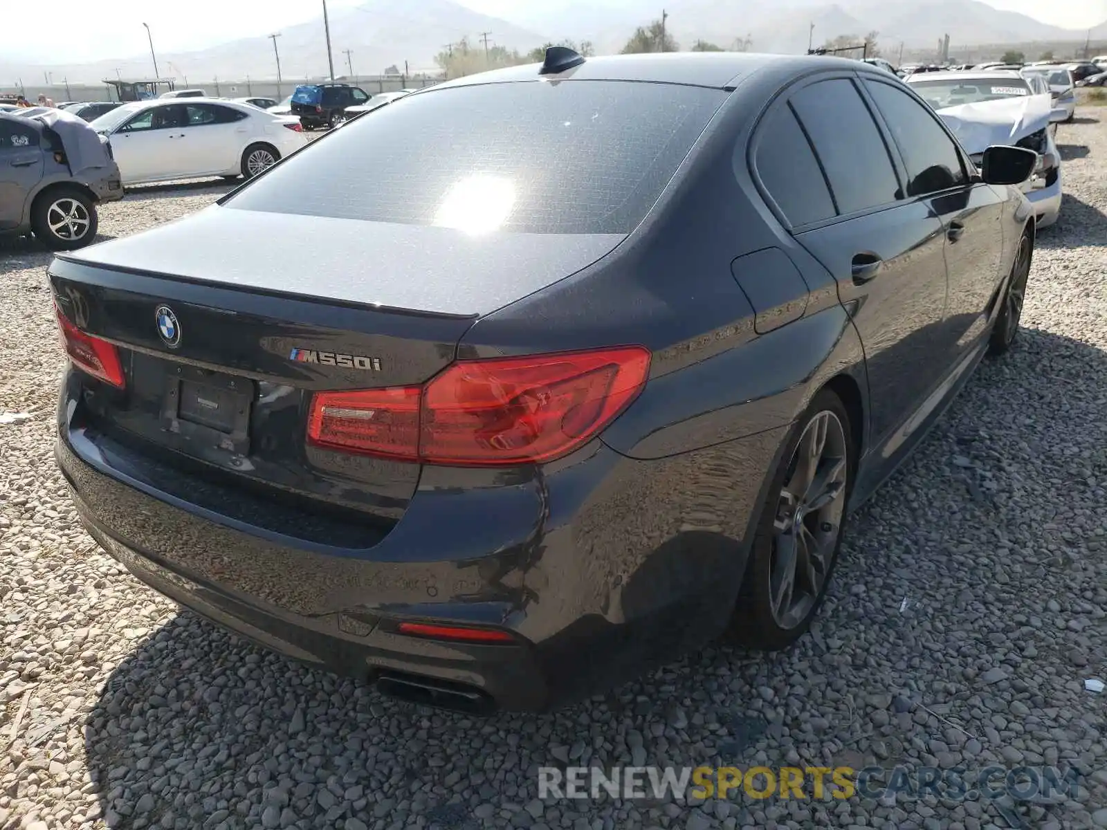 4 Photograph of a damaged car WBAJB9C51KB289369 BMW M5 2019